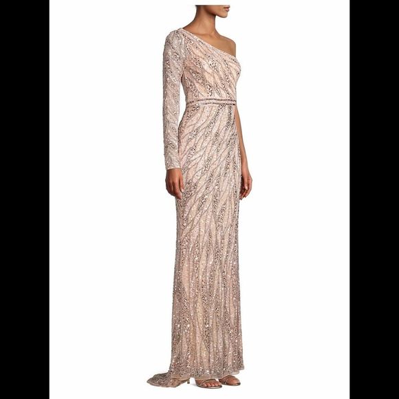 Mac Duggal
One-Shoulder Sequin Gown - Picture 3 of 9